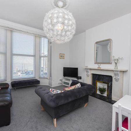 Fantastic Sea View, 1 Bed Sleeps 2 Apartment Бродстеърс Екстериор снимка